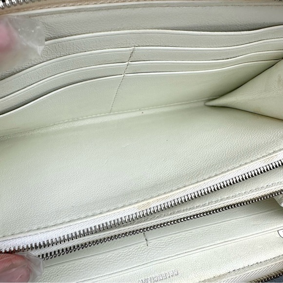 Balenciaga white and black zippy wallet crossbody bag with strap and necklace - Picture 9 of 16